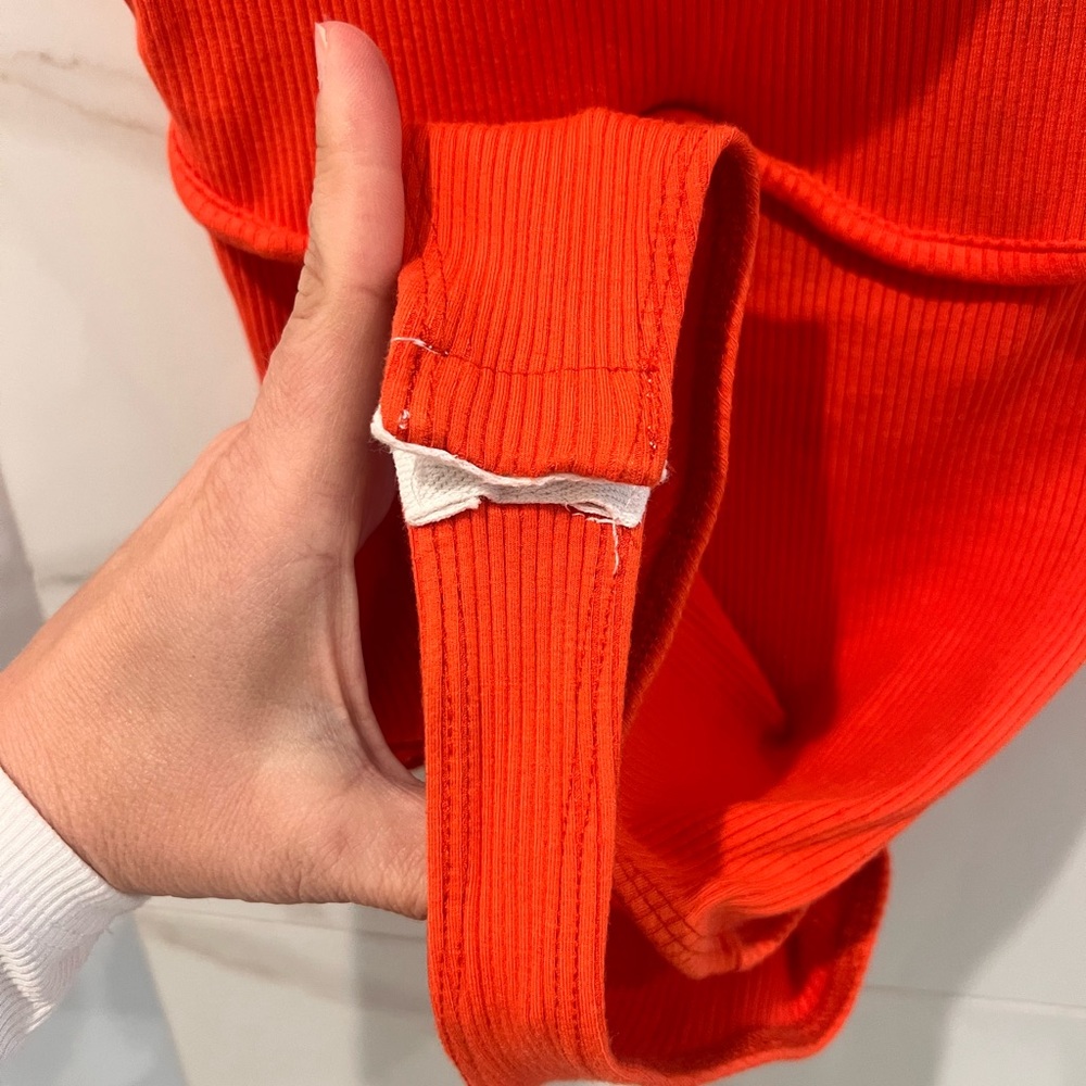 Lulu's Vibrant Orange/ Red Ribbed Top - Picture 3 of 3
